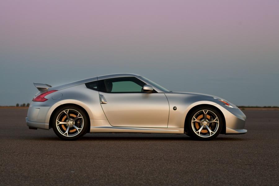  Nissan 370Z by Nismo 2009 года  (фото 34 из 50)